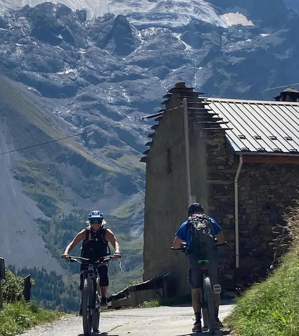Hotel Des Alpes - Skiers & Bikers Lodge La Grave