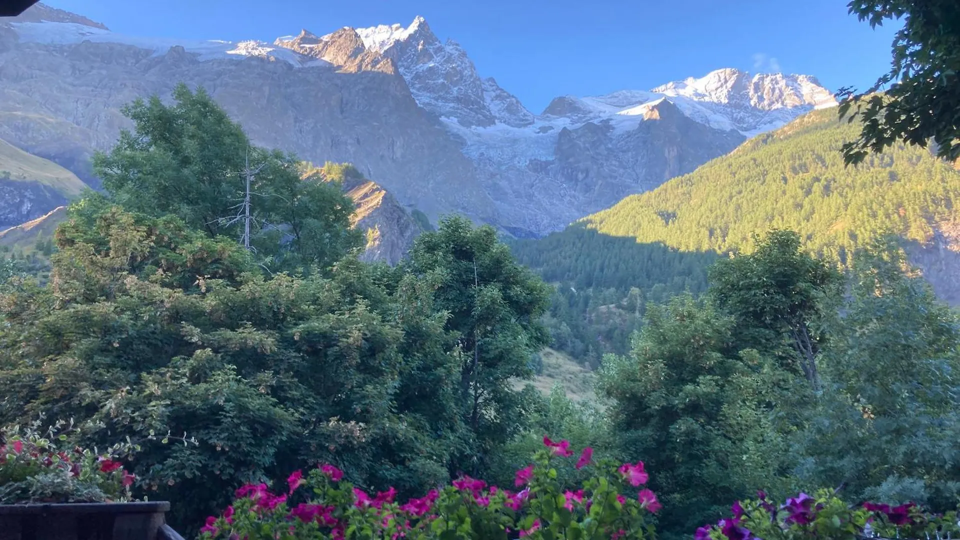 Hotel Des Alpes - Skiers & Bikers Lodge La Grave